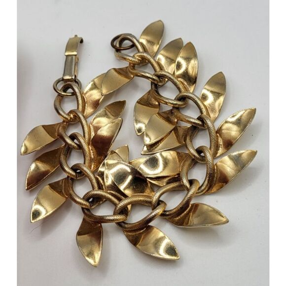 Mid Century Modern Brushed Gold Leaf Chain Bangle Bracelet 8in - Picture 4 of 5